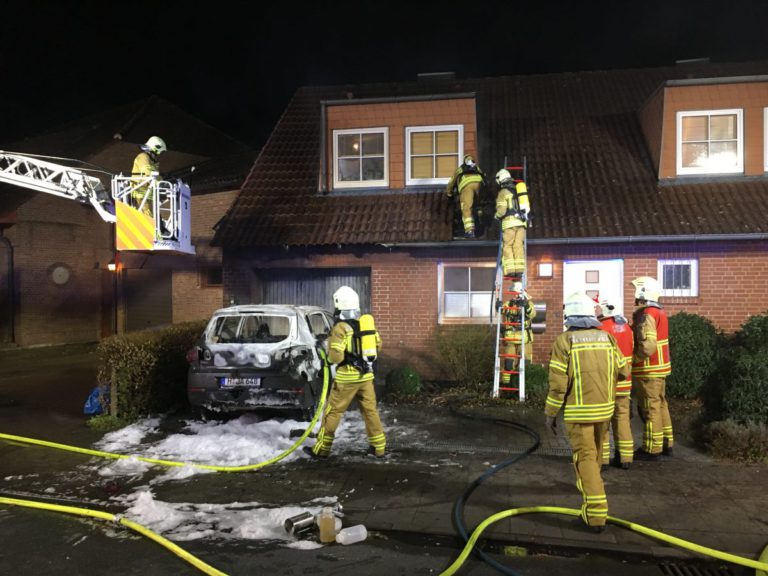 PKW-Brand greift auf Reihenhaus über