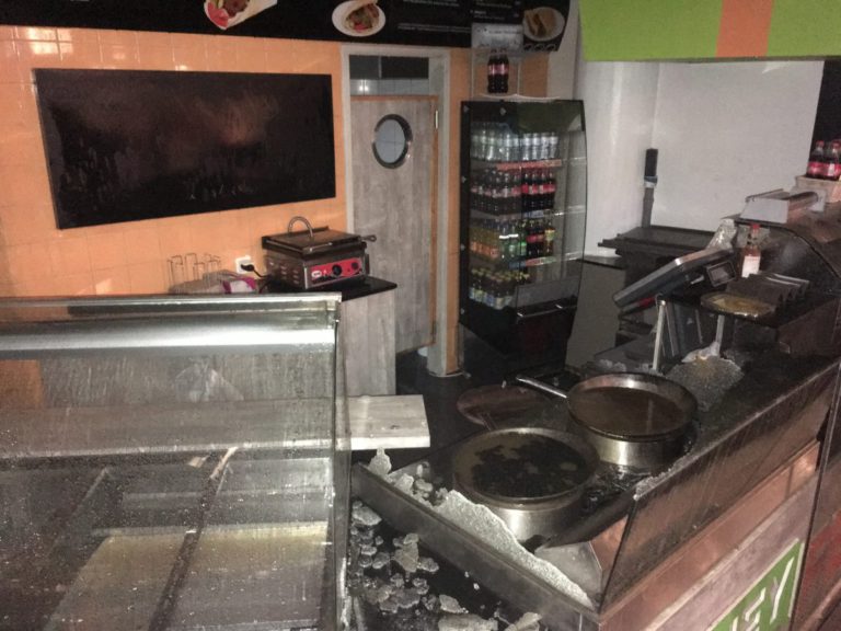 Brand in einem Imbiss in der Niki-de-Saint-PhallePromenade