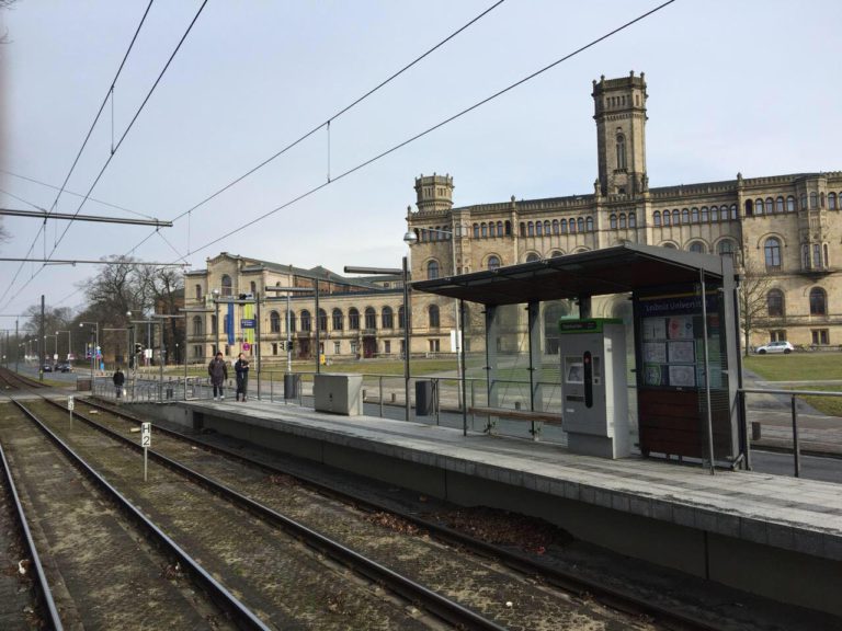 24-jähriger Mann stirbt bei Stadtbahnunfall an der Universität