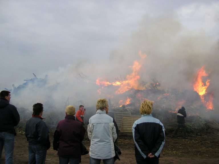 Osterfeuer in Hannover