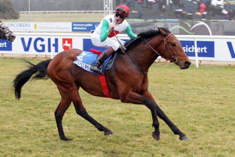 Dreierserie für Neue Bult-Trainer Dominik Moser