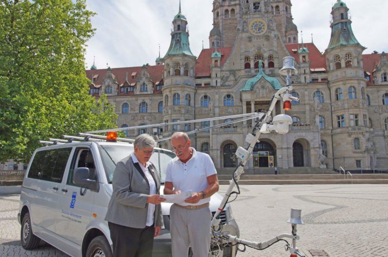 Messfahrzeug des DWD untersucht Stadtklima in Hannover