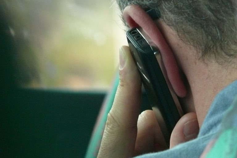 Kinder- und Jugendtelefon Hannover baut sein Beratungsteam aus: „Wir brauchen dringend Hilfe um zu helfen!“