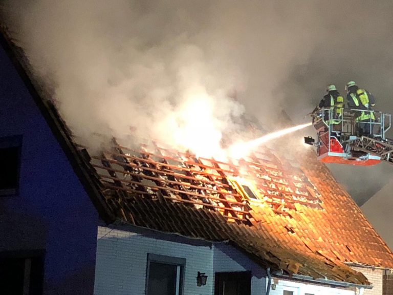 Hausbrand im Kleegrund in Altgarbsen am 10.09.2018
