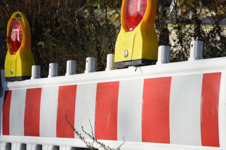 Baumfällarbeiten: Sperrung des Messeschnellweges