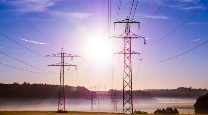 SPD-Landtagsabgeordnete Kauroff und Hanisch besuchen MTU in Langenhagen