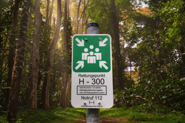 Rettungspunkte im Wald lotsen Einsatzkräfte schnell zum Unglücksort