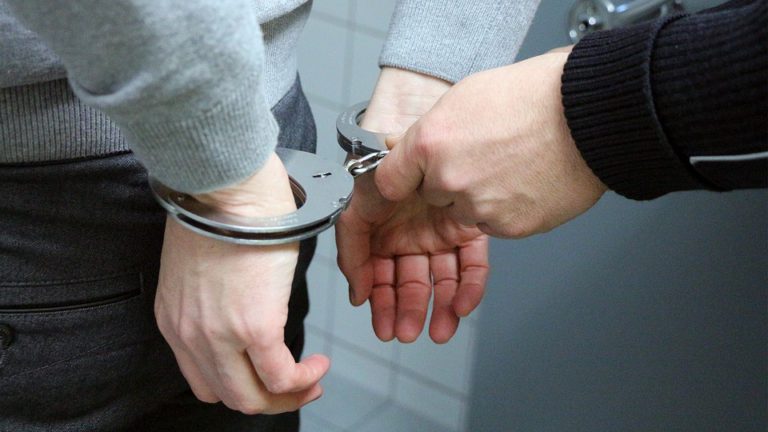 27-Jähriger durch Messerstiche schwer verletzt – Tatverdächtiger festgenommen