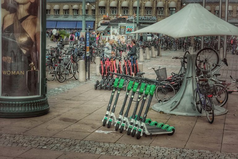 Polizei stellt eine Vielzahl von Trunkenheitsfahrten auf E-Scootern fest