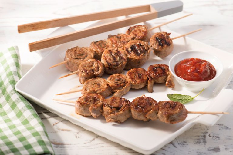Gegrillte Mini-Rouladenspieße