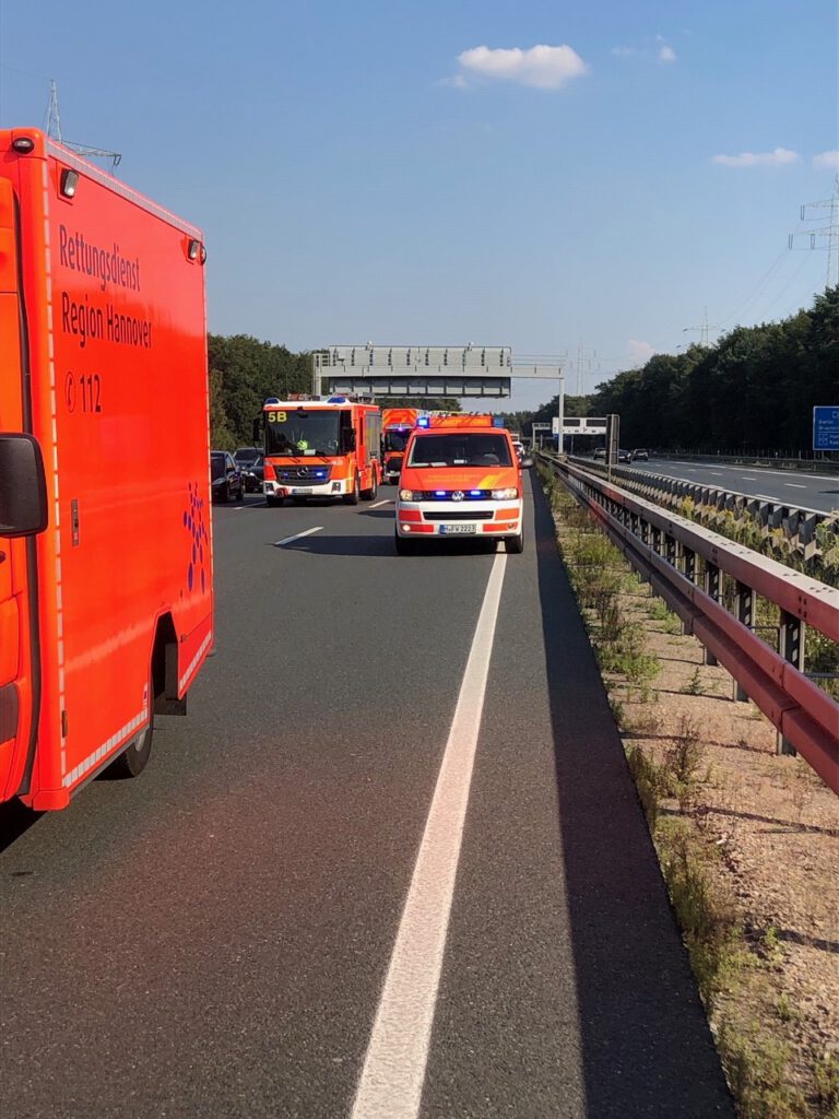 Drei Verletzte nach Verkehrsunfall auf der Autbahn 2