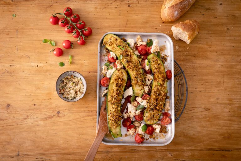 Feta mit Zucchini aus dem Ofen