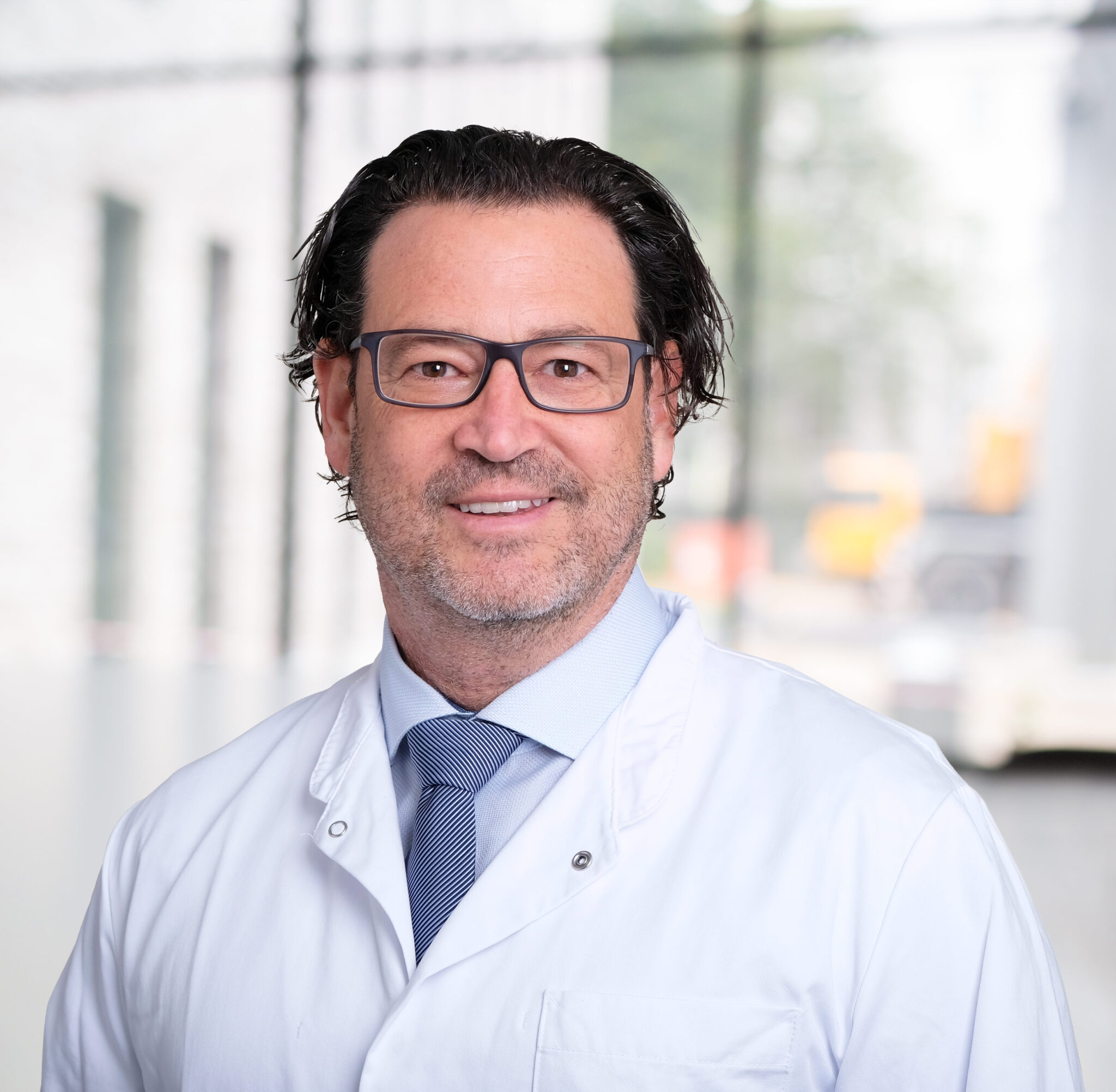 Urologe aus dem KRH europäischer Krebsspezialist: Prof. Dr. Alexandre ...