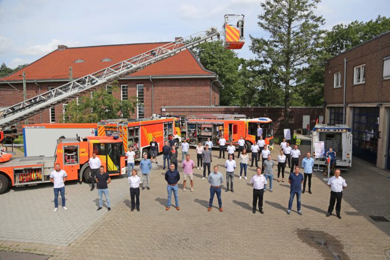 43 auszubildende starten ihre Karriere bei der  Berufsfeuerwehr