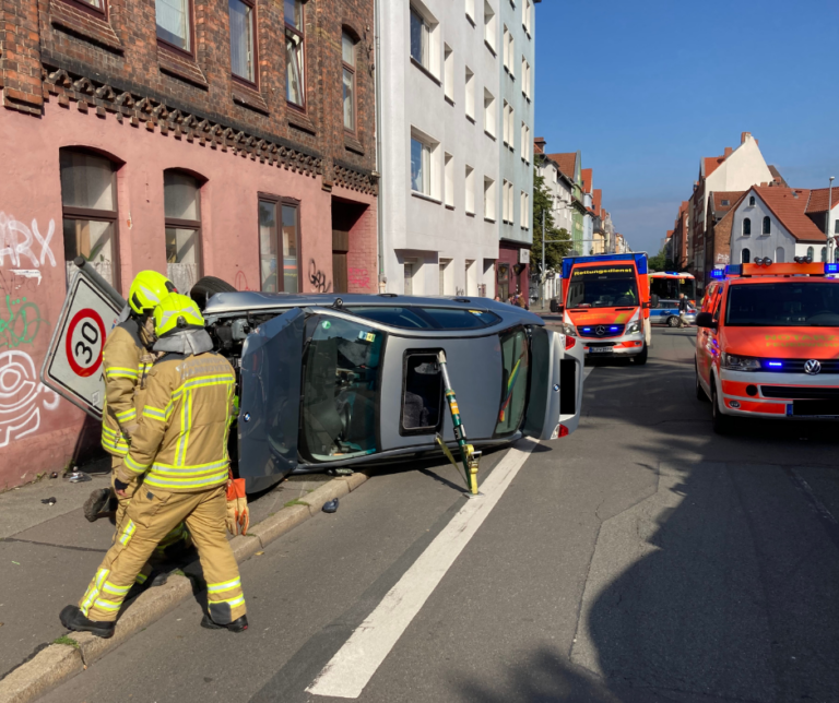 2 Verletzte Personen bei Verkehrsunfall in Linden