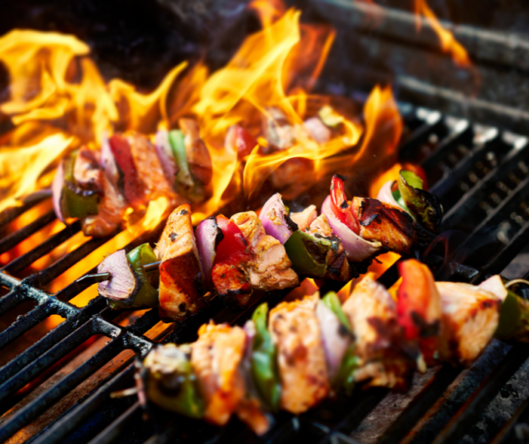 Auf den Grill fertig los – 10 Tipps für einen gelungenen Start in die Grillsaison 2022