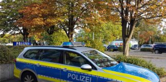 Café in Mitte ausgebrannt: Polizei sucht nach Zeugen