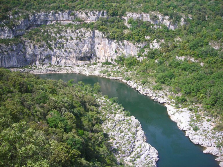 Aktion und Entspannung am Ardèche Canyon in Südfrankreich – Für Familien gibt es noch freie Plätze, jetzt anmelden