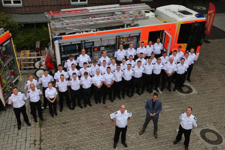 Herzlich Willkommen! 40 neue Auszubildende auf der Feuer- und Rettungswache 2 begrüßt