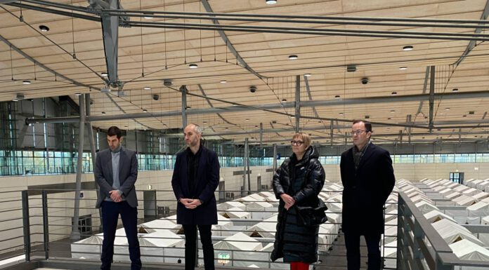 Stadt ist vorbereitet: Geflüchtete können Zeltdörfer in der Messehalle 9 beziehen