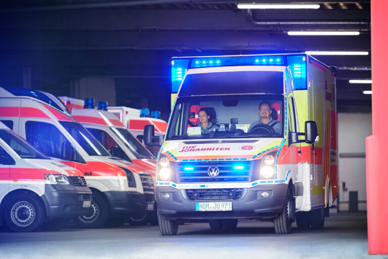 Sicher durch die Silvesternacht – Tipps der Johanniter für Prävention und Erste Hilfe