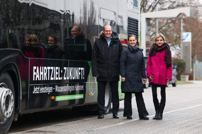 Busse sorgen für Aufmerksamkeit: Region Hannover bringt Wasserstoff-Offensive weiter voran