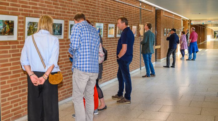 Der MHH KunstGang ist eindrucksvoll wiederbelebt – Die Eröffnung der Foto-Ausstellung „Mit 66 Jahren…“ von Dirk Opitz am 12.05.2023 war ein großer Erfolg