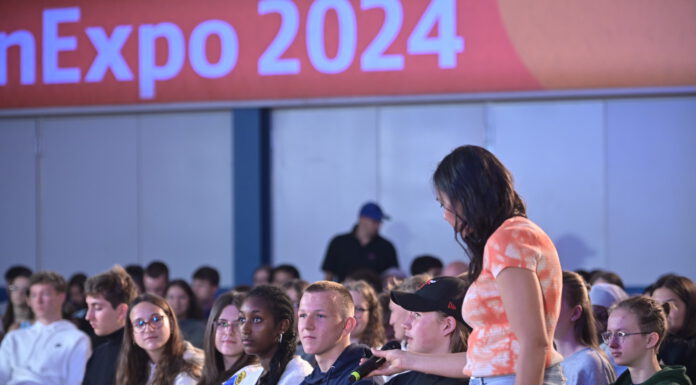 Sie sind Deutschlands „Grips Giganten“: 4 Schulen aus Deutschland – eine davon aus der Region Hannover – beweisen ihr MINT-Wissen beim Schul-Quiz der IdeenExpo Sie sind Deutschlands „Grips Giganten“: 4 Schulen aus Deutschland beweisen ihr MINT-Wissen beim Schul-Quiz der IdeenExpo