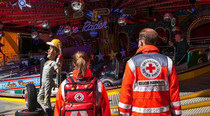 Sanitätsdienst des Roten Kreuzes auf dem hannoverschen Schützenfest Sanitätsdienst des Roten Kreuzes auf dem hannoverschen Schützenfest