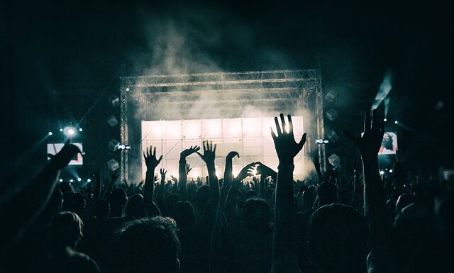 Feiern? Aber Sicher! Polizei gibt Tipps zum Verhalten bei Großveranstaltungen Feiern? Aber Sicher! Polizei gibt Tipps zum Verhalten bei Großveranstaltungen