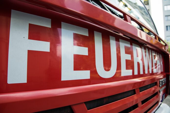 Mehrere Flächenbrände im Stadtgebiet und auf Schnellwegen beschäftigen die Feuerwehr Hannover