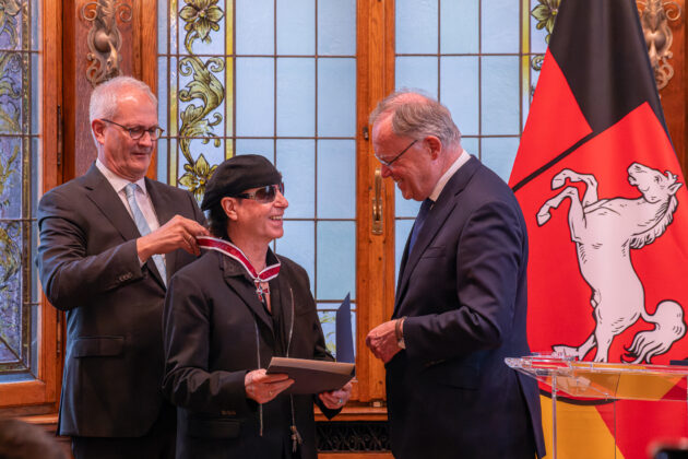 Bandmitglieder Klaus Meine, Rudolf Schenker, Matthias Jabs (Scorpions) bekamen das Große Kreuz des Niedersächsischen Verdienstordens verliehen