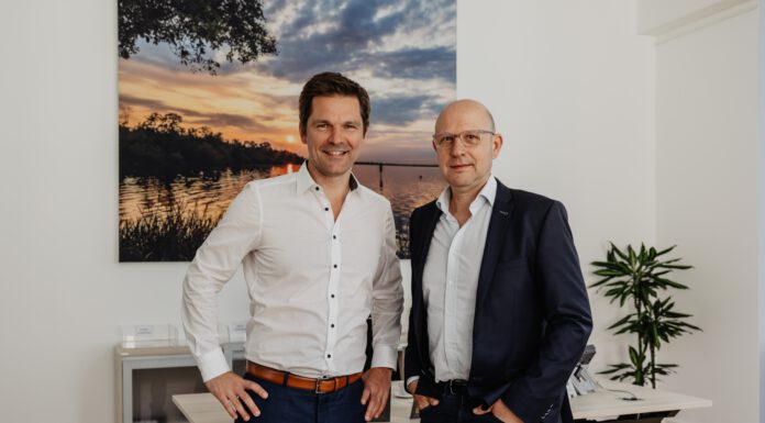 Steffen Krach verabschiedet sich in zweimonatige Elternzeit Steffen Krach verabschiedet sich in zweimonatige Elternzeit Erster Regionsrat Jens Palandt übernimmt Leitung der Regionsverwaltung