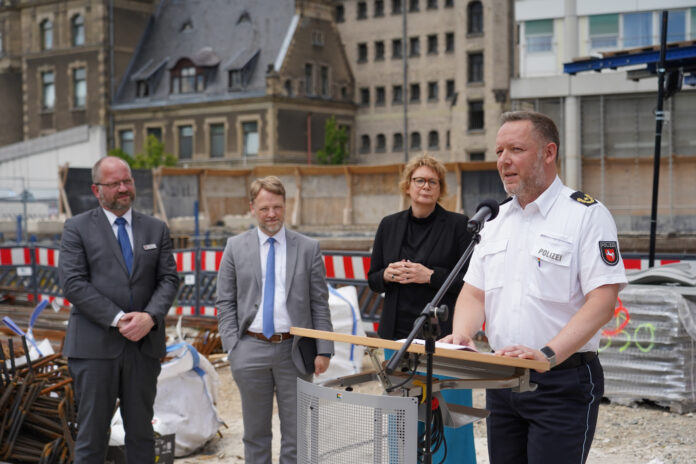 Richtfest für neue Leitstelle und neues Servicegebäude der Polizeidirektion Hannover