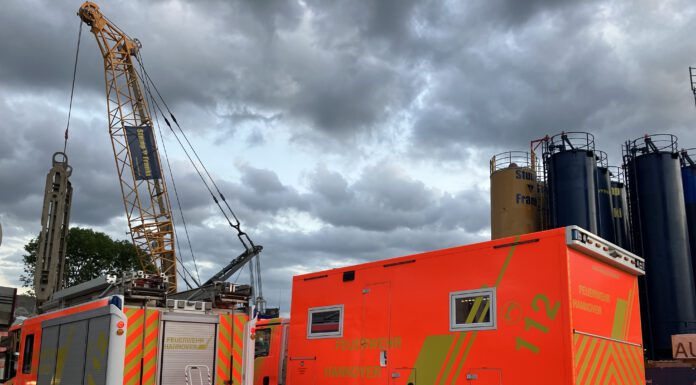 Feuerwehr Hannover: Inhalt einer Phosphorbombe ausgetreten