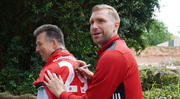 Per Mertesacker Stiftung erhält Giraffen-Ehrenpatenschaft im Erlebnis-Zoo