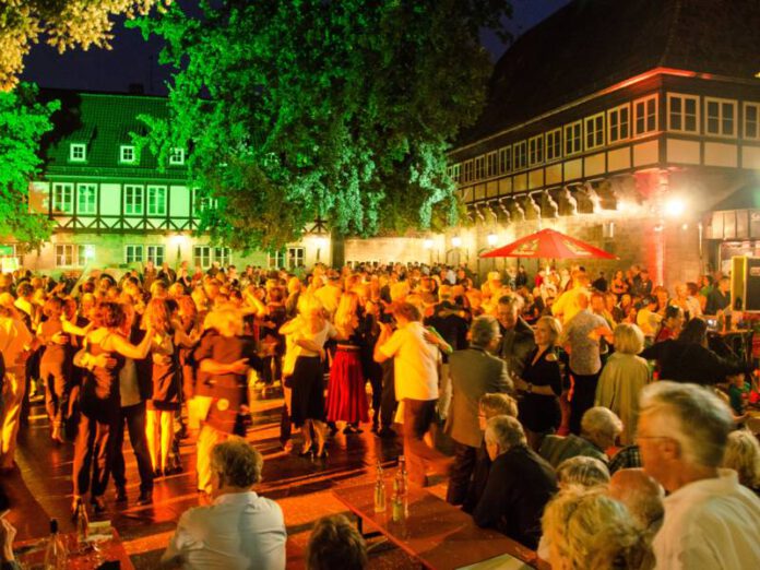 Tangonacht am 26.08.2023 - Ein Hauch von Südamerika auf dem Ballhofplatz