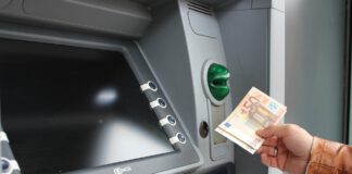 Die Polizei warnt! - Trickdiebstahl nach Geldabhebung am Schalter in der Innenstadt