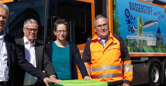 aha übernimmt 2 weitere Sammelfahrzeuge Blue POWER von ZOELLER