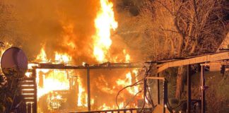 Laubenbrand in Herrenhausen in der Kleingartenkolonie "Berggarten": Gartenhaus brannte nahezu vollständig aus