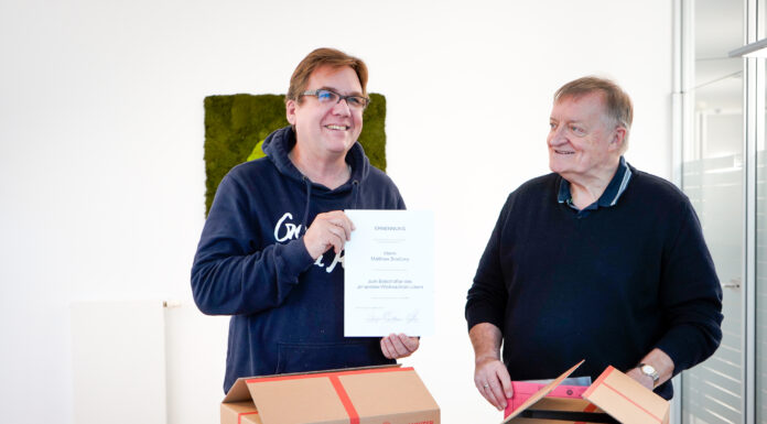 Matthias Brodowy wird offizieller Botschafter des Weihnachtstruckers