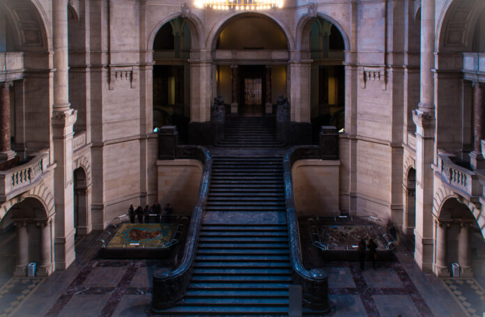 Neues Rathaus Vampire im Neuen Rathaus - Das Gebäude wird Ende Januar Filmkulisse