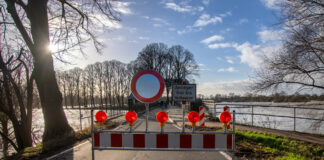 Leine-Hochwasser steigt: Wieder Straßensperrungen in der Region Hannover