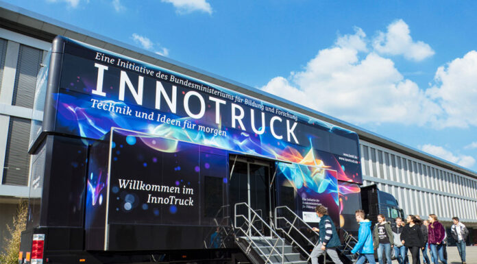 InnoTruck des Bundesministeriums für Bildung und Forschung zeigt Spitzenforschung zum Anfassen beim Bildungs-Summit der Unternehmerverbände Niedersachsen e.V. InnoTruck des Bundesministeriums für Bildung und Forschung zeigt Spitzenforschung zum Anfassen beim Bildungs-Summit der Unternehmerverbände Niedersachsen e.V.