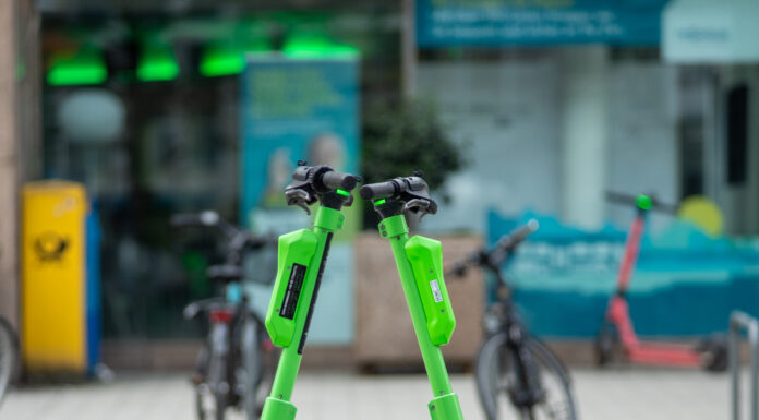 Mitnahmeverbot für E-Tretroller bei ÜSTRA und regiobus ab 1. April