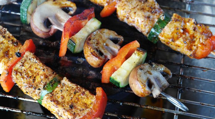 Stadt erinnert an „Spielregeln“ für das Grillen in öffentlichen Park- und Grünanlagen und an Grillverbot am Altwarmbüchener See