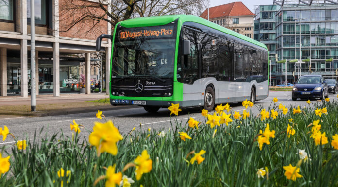 Fahrplan-Hinweise zum Feiertagsverkehr an Ostern und zur Zeitumstellung am 31. März