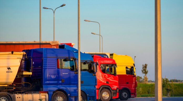 Behördenübergreifende Kontrolle des Güterverkehrs auf A2: Jedes fünfte Fahrzeug durfte nicht weiterfahren Behördenübergreifende Kontrolle des Güterverkehrs auf A2: Jedes fünfte Fahrzeug durfte nicht weiterfahren