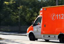 Schwerer Verkehrsunfall auf A2 bei AS Herrenhausen - eine Person schwer verletzt