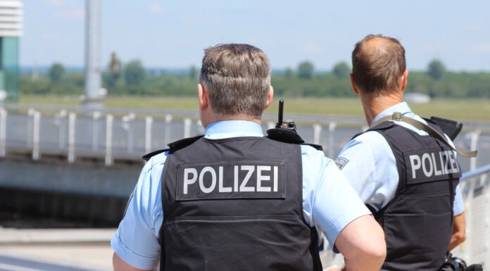 Bundespolizei schnappt Diebesduo im ICE und entdeckt Diebesgut aus Hamburg